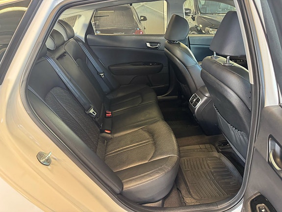 Kia Optima 12 of 17
