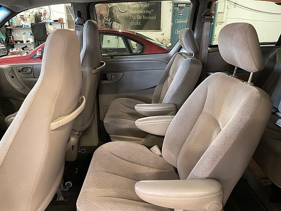 Dodge Grand Caravan 10 of 14