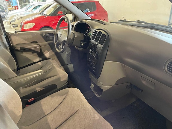 Dodge Grand Caravan 6 of 14