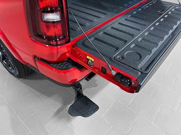 Dodge RAM 1500 17 of 18