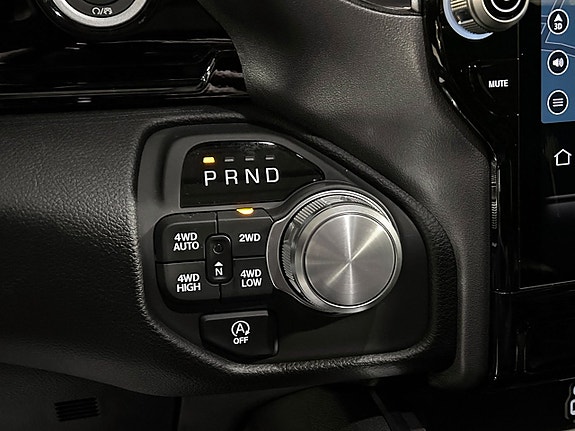Dodge RAM 1500 14 of 18