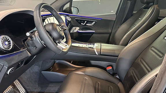 Mercedes-Benz EQE43 SUV 8 of 17