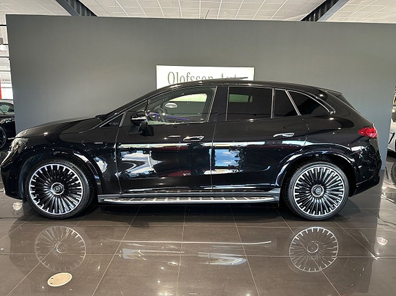 Mercedes-Benz EQE43 SUV 3 of 17