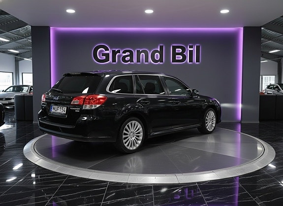Subaru Legacy 4 of 5