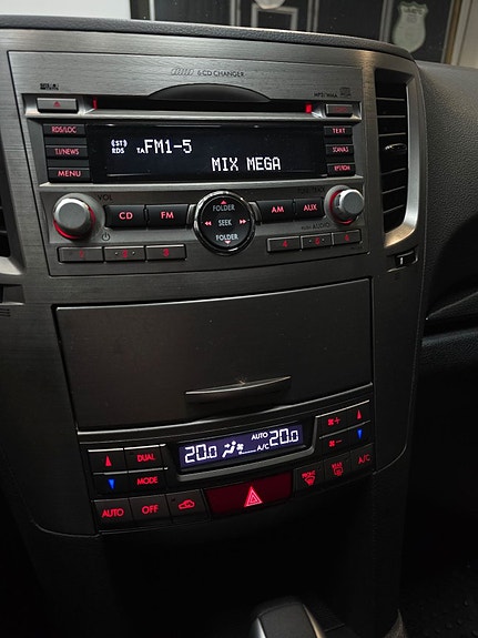 Subaru Legacy 10 of 13