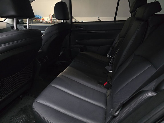 Subaru Legacy 6 of 13