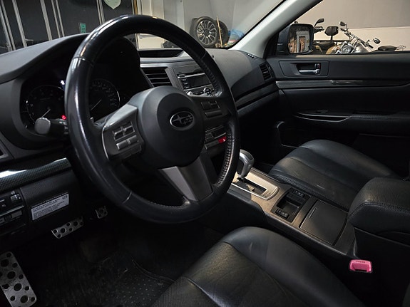 Subaru Legacy 5 of 5
