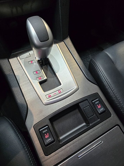 Subaru Legacy 9 of 13