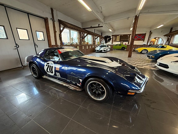 Chevrolet Corvette 19 of 29