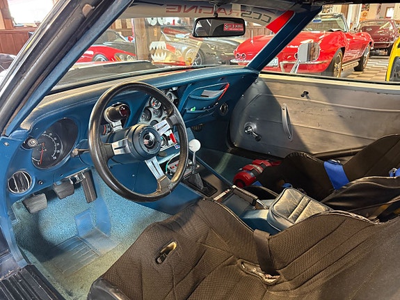 Chevrolet Corvette 26 of 29