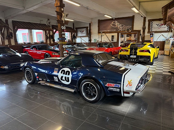 Chevrolet Corvette 14 of 29