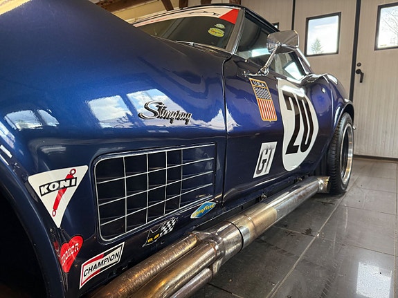 Chevrolet Corvette 24 of 29