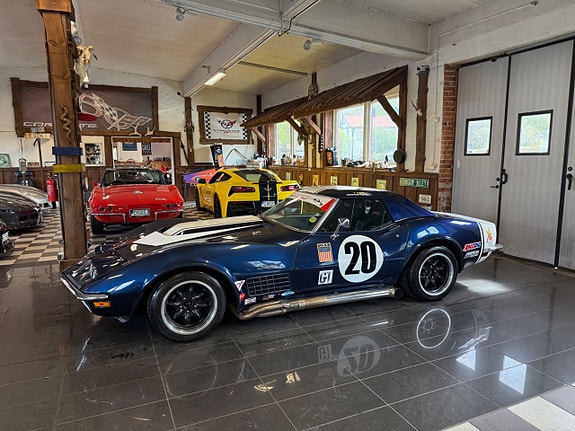 Chevrolet Corvette 10 of 29