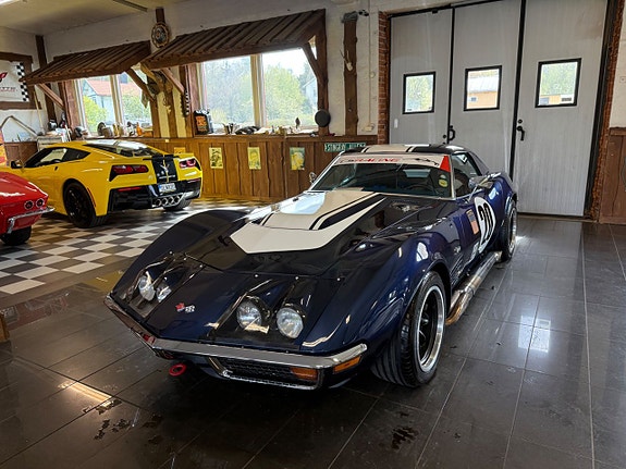 Chevrolet Corvette 12 of 29