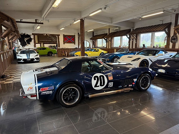 Chevrolet Corvette 17 of 29