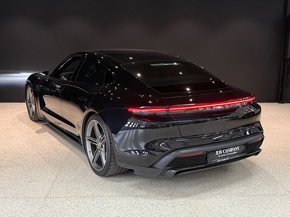 Porsche Taycan Turbo 6 of 23