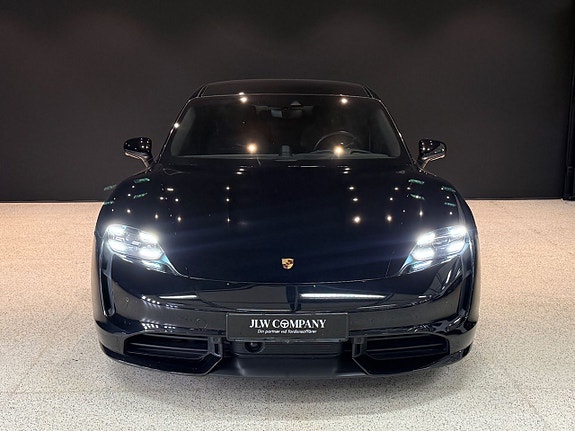 Porsche Taycan Turbo 10 of 23