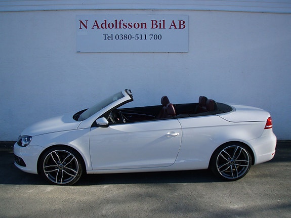 Volkswagen Eos 2 of 5