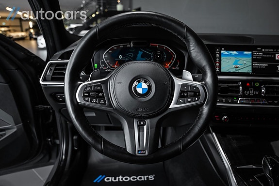BMW 330i 18 of 30