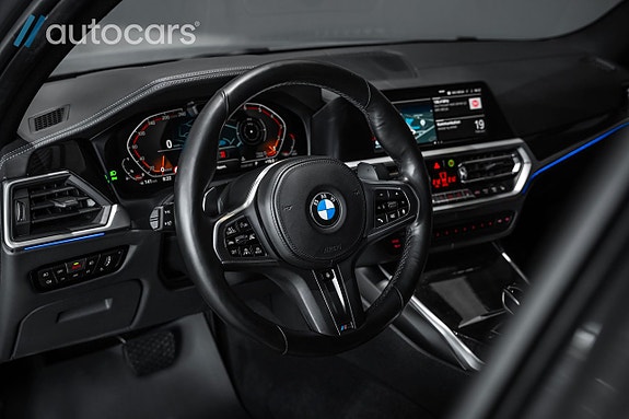 BMW 330i 17 of 30