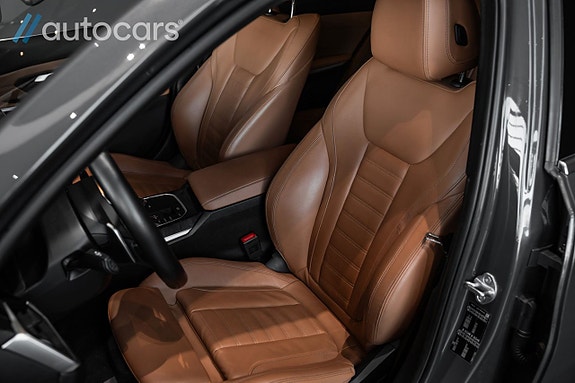BMW 330i 27 of 30