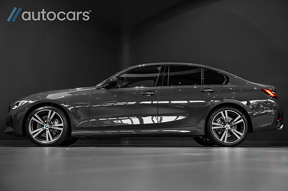 BMW 330i 5 of 30
