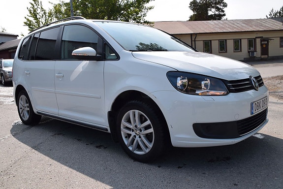 Volkswagen Touran 3 of 5