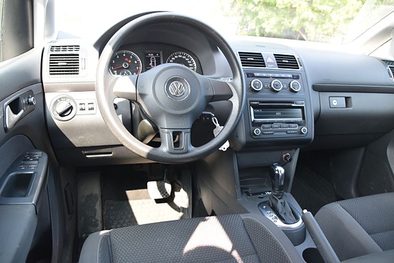 Volkswagen Touran 7 of 22