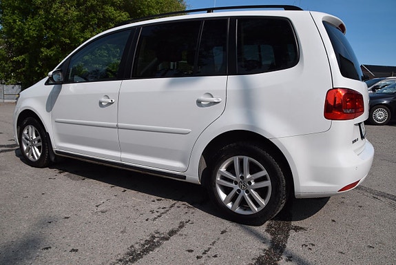Volkswagen Touran 6 of 22