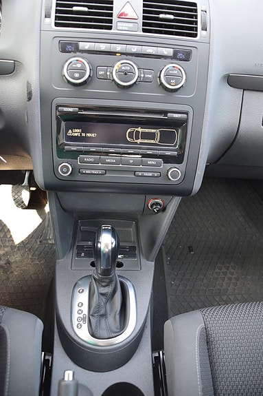Volkswagen Touran 14 of 22