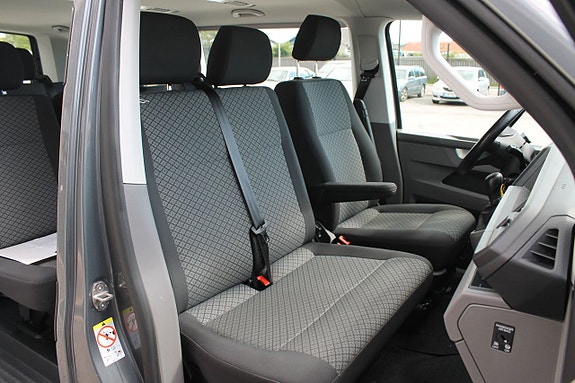 Volkswagen Caravelle 6 of 9