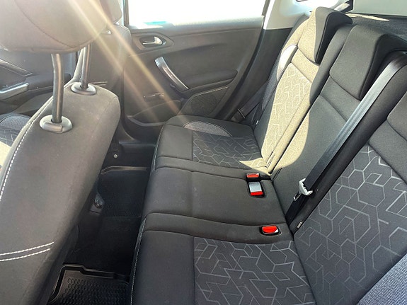 Peugeot 2008 14 of 16