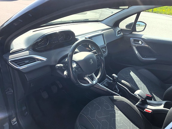 Peugeot 2008 11 of 16