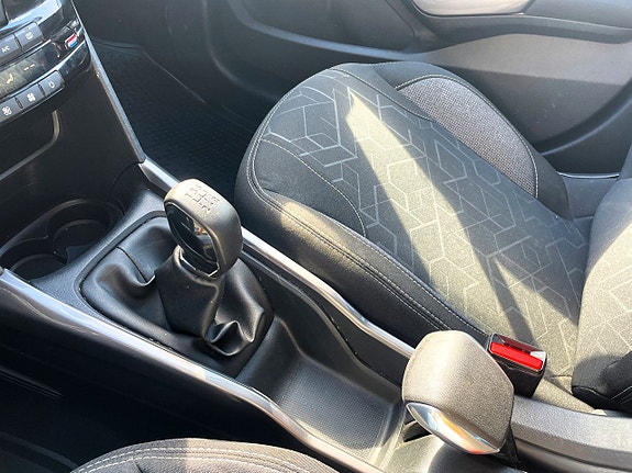 Peugeot 2008 13 of 16