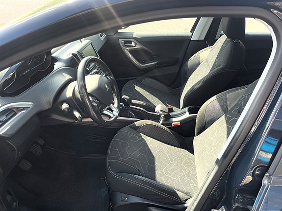 Peugeot 2008 12 of 16