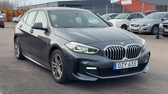 BMW 118i 3 of 30