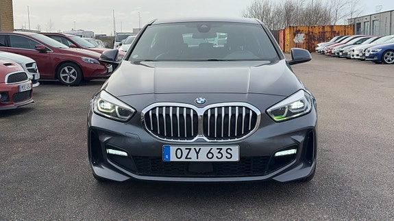 BMW 118i 2 of 30