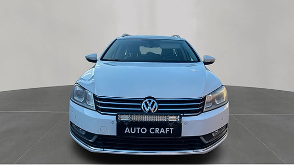 Volkswagen Passat 2 of 5