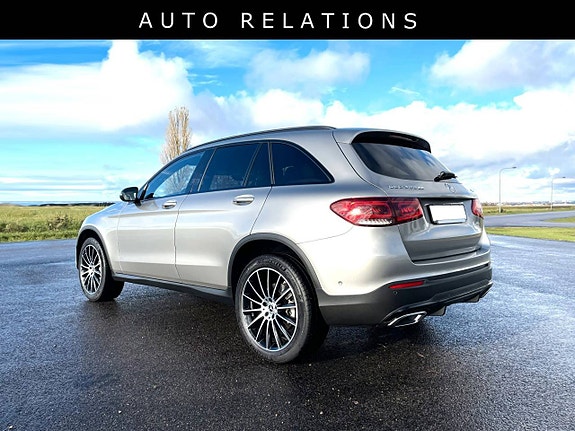 Mercedes-Benz GLC300 de 2 of 5