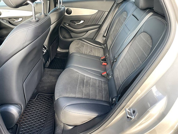 Mercedes-Benz GLC300 de 7 of 11