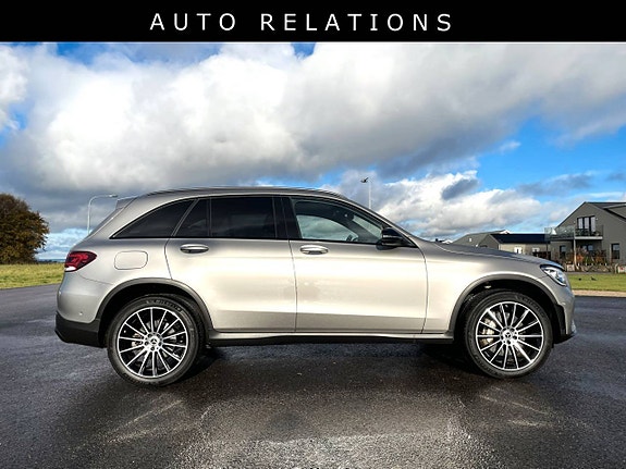 Mercedes-Benz GLC300 de 8 of 11