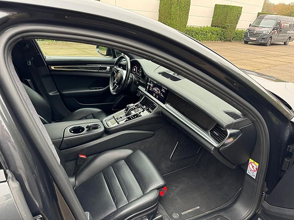 Porsche Panamera Turbo S 5 of 5
