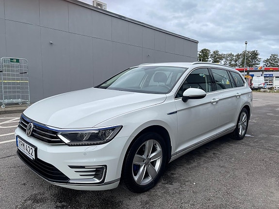 Volkswagen Passat 6 of 21