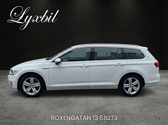 Volkswagen Passat 2 of 5