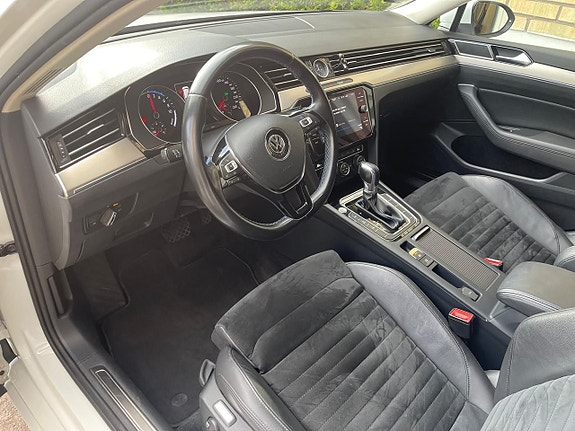 Volkswagen Passat 15 of 21