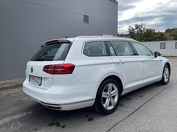 Volkswagen Passat 8 of 21