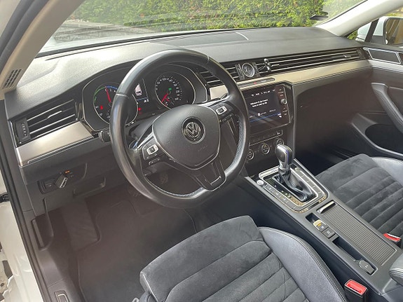 Volkswagen Passat 11 of 21