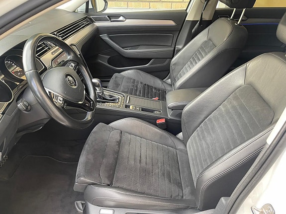 Volkswagen Passat 14 of 21