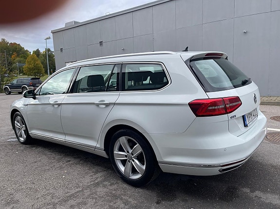 Volkswagen Passat 9 of 21