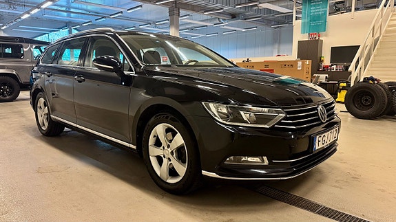 Volkswagen Passat 2 of 5